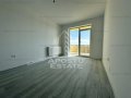 Apartament cu 2 camere, bucatarie inchisa, etaj intermediar, Braytim.