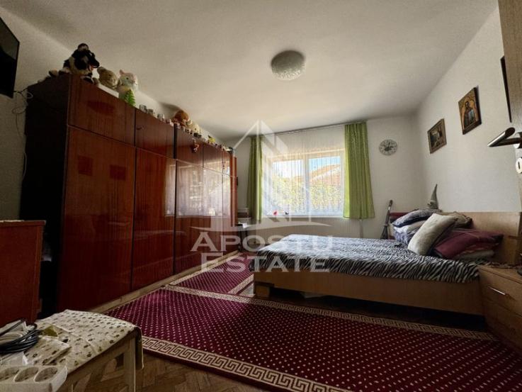 Casa individuala cu 7 camere in zona Girocului.