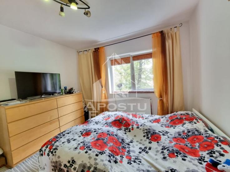 Apartament 4 camere, decomandat, etaj intermediar, Calea Torontalului