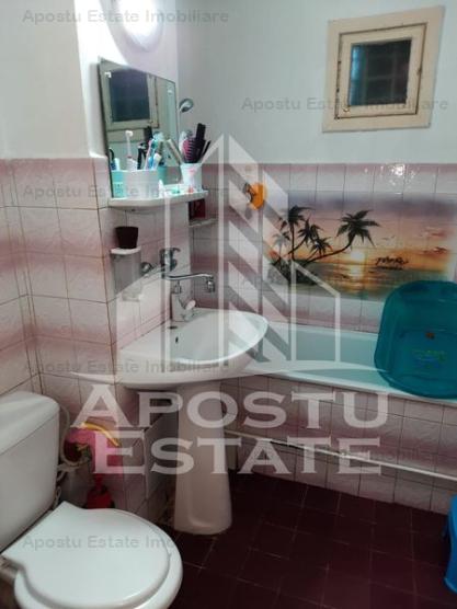 Apartament decomandat 2 camere, centrala proprie, zona Calea Aradului