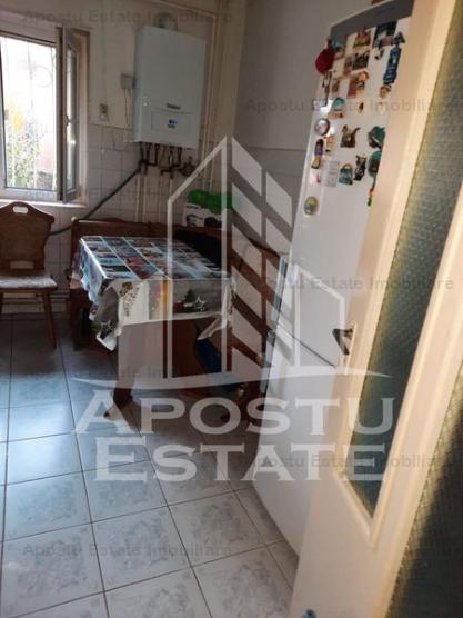 Apartament decomandat 2 camere, centrala proprie, zona Calea Aradului