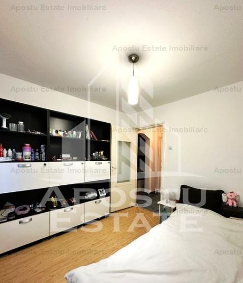 Apartament cu 3 camere, de vanzare, in zona Fortuna, Arad.