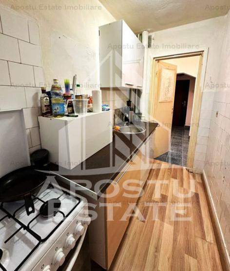 Apartament cu 3 camere, de vanzare, in zona Fortuna, Arad.