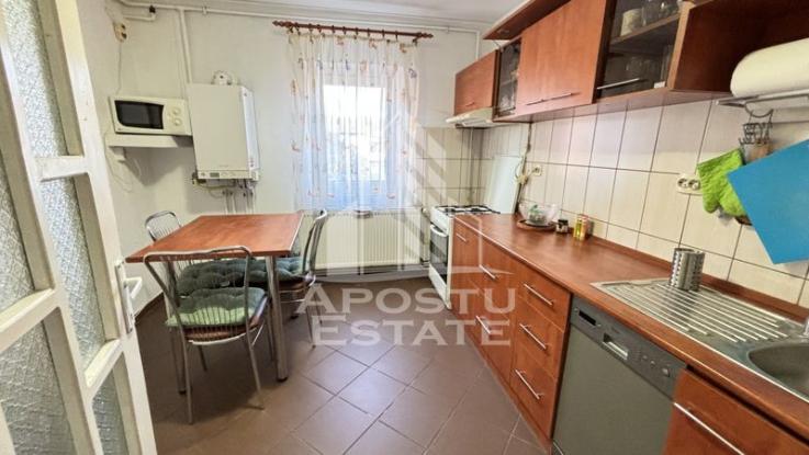 Apartament cu 3 camere, centrala proprie, Zona Simion Barnutiu