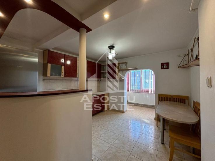 Apartament cu 3 camere, centrala proprie, Zona Soarelui