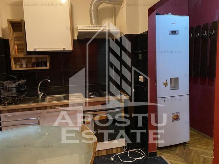 Apartament cu 3 camere decomandat centrala proprie Gh. Lazar.