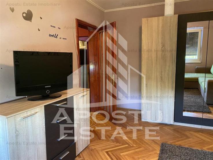 Apartament cu 3 camere decomandat centrala proprie Gh. Lazar.