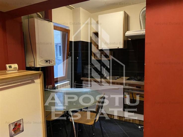 Apartament cu 3 camere decomandat centrala proprie Gh. Lazar.