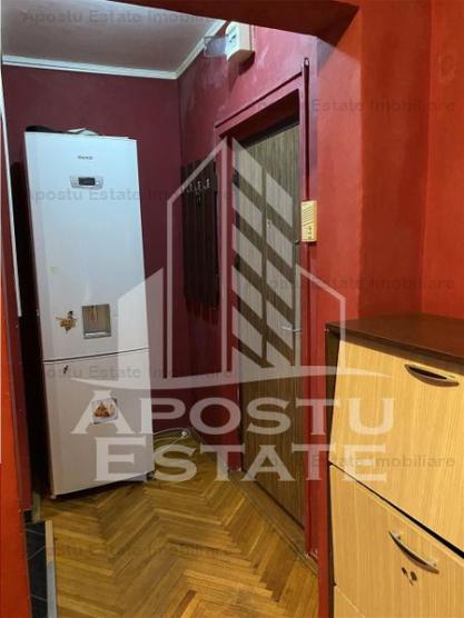 Apartament cu 3 camere decomandat centrala proprie Gh. Lazar.