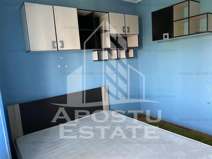 Apartament cu 3 camere decomandat centrala proprie Gh. Lazar.