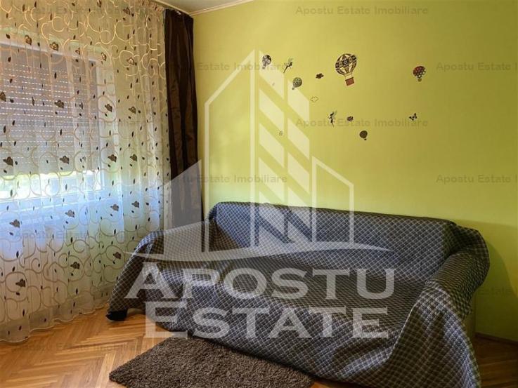 Apartament cu 3 camere decomandat centrala proprie Gh. Lazar.