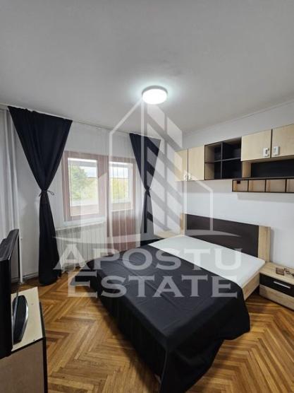 Apartament cu 3 camere decomandat centrala proprie Gh. Lazar.