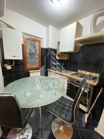 Apartament cu 3 camere decomandat centrala proprie Gh. Lazar.