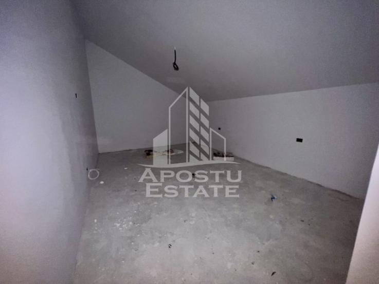 Penthouse cu scara interioara deosebita, 3 camere si 2 bai langa Lidl.