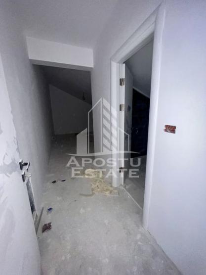 Penthouse cu scara interioara deosebita, 3 camere si 2 bai langa Lidl.