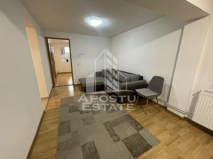 Apartament cu 3 camere, SAD, 57 mp, demisol, Zona Aradului