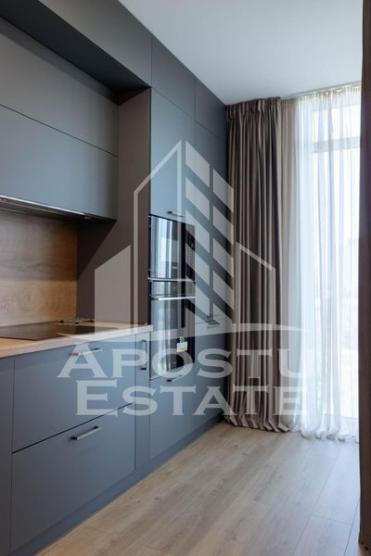 Apartament de lux cu 2 camere, loc de parcare, zona Calea Aradului