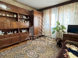 Apartament 2 camere, centrala proprie, etaj 3, Simion Barnutiu