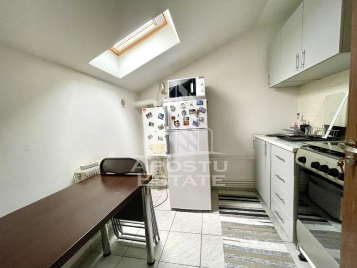 Apartament cu o camera, centrala proprie, zona Girocului