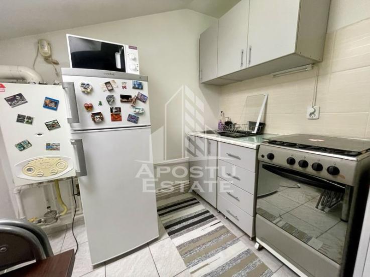 Apartament cu o camera, centrala proprie, zona Girocului