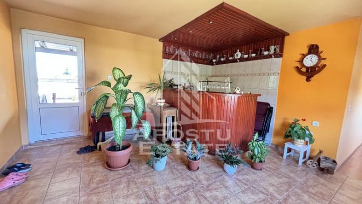 Casa cu 6 camere, 200 mp, 2 fronturi, Zona Mehala