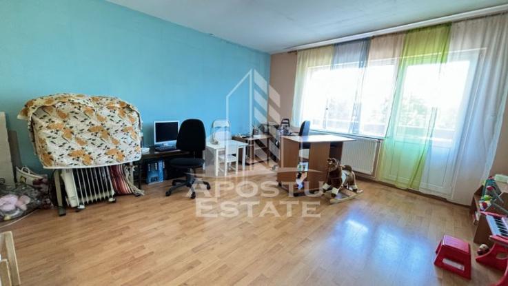 Casa cu 6 camere, 200 mp, 2 fronturi, Zona Mehala