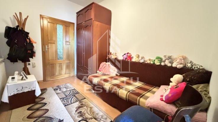 Casa cu 6 camere, 200 mp, 2 fronturi, Zona Mehala