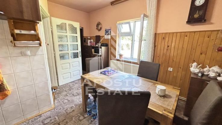 Casa cu 6 camere, 200 mp, 2 fronturi, Zona Mehala