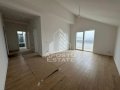 Apartament cu 2camere decomandat,spatiu de depozitare de 65mp.