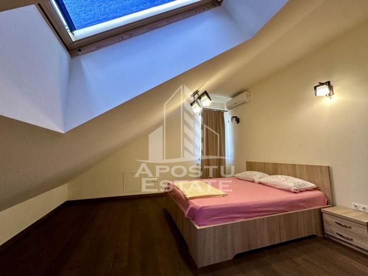 Penthouse cu scara interioara 3 camere 2 bai si dressing, zona Mehala.