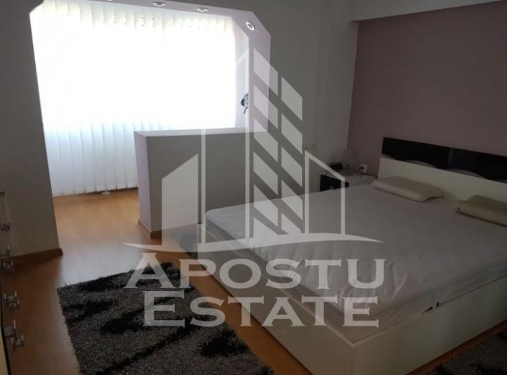 Apartament cu 3 camere,Calea Lipovei