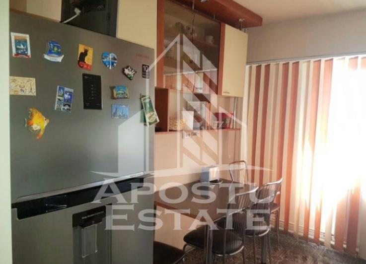 Apartament cu 3 camere,Calea Lipovei