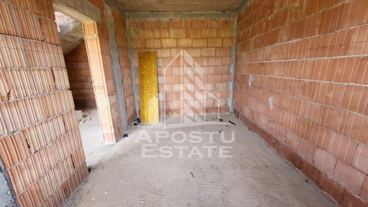 Jumatate de duplex la cheie,4 camere,constructie 2024 Mosnita Noua