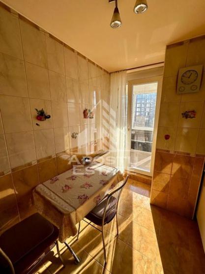 Apartament 2 camere, centrala proprie, loc de parcare,  zona Aradului