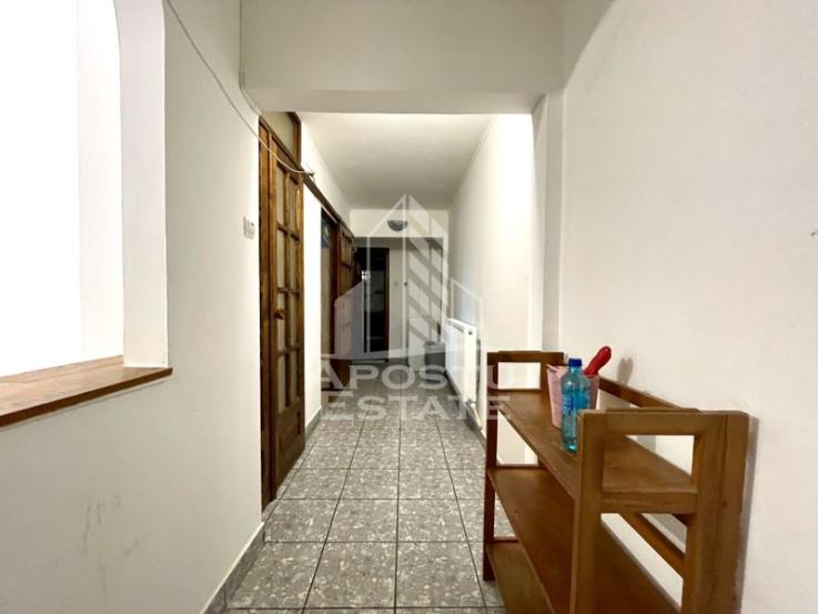 Apartament cu 2 camere, centrala proprie,boxa de 17 mp, zona Girocului