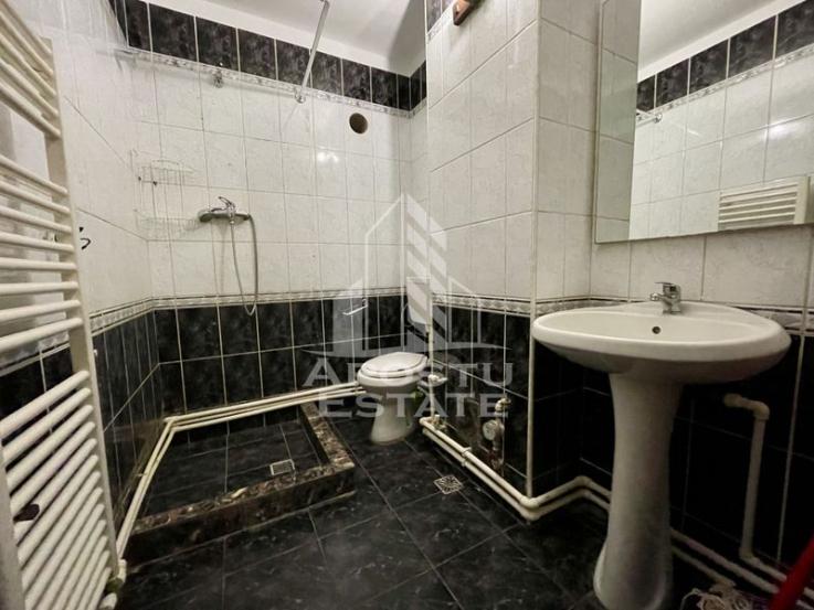 Apartament cu 2 camere, centrala proprie,boxa de 17 mp, zona Girocului