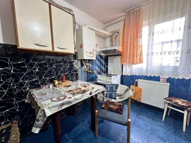 Apartament cu 3 camere, centrala proprie, zona Sagului