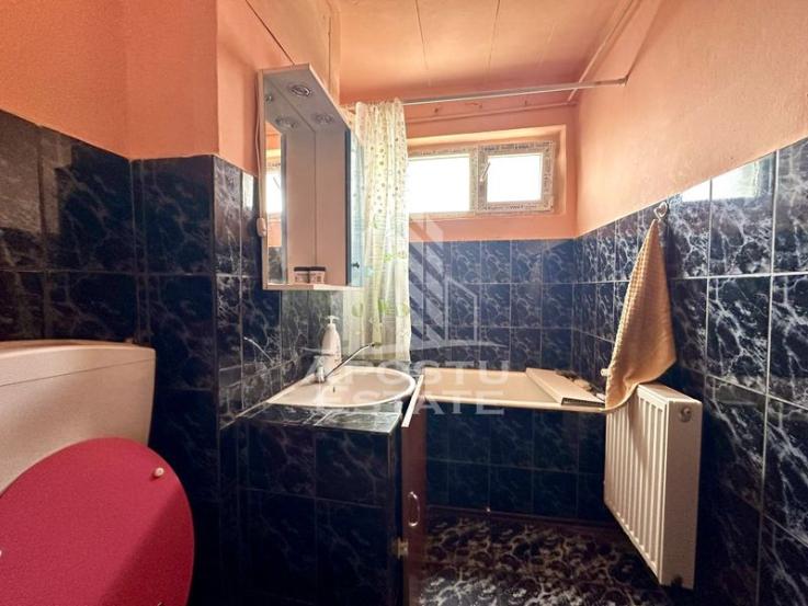 Apartament cu 3 camere, centrala proprie, zona Sagului