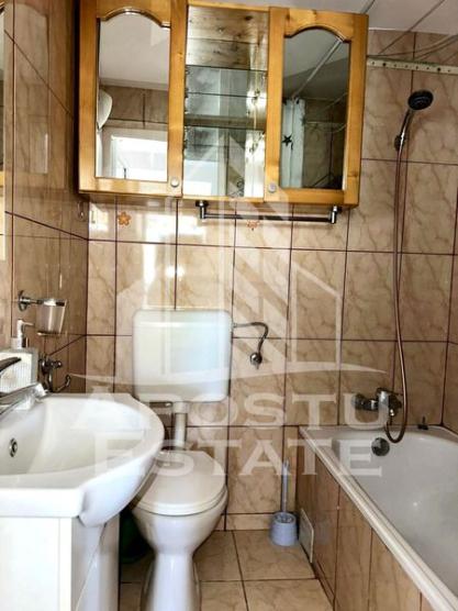 Apartament cu 3 camere, pe 2 niveluri,  zona Girocului