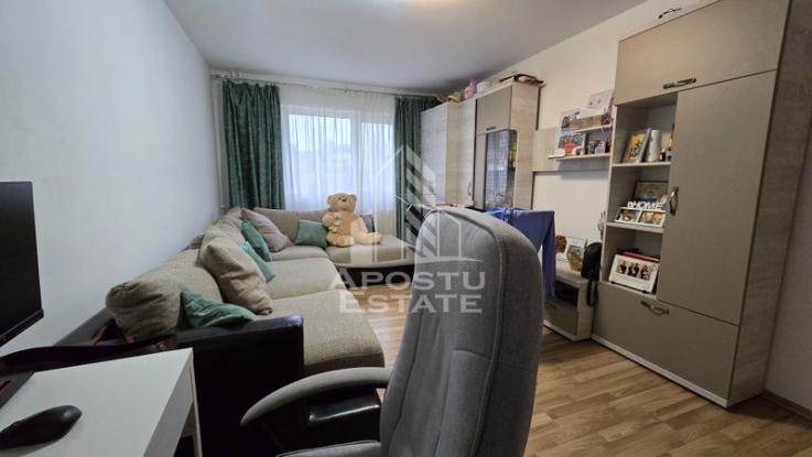 Apartament cu 2 camere, etaj 1, centrala proprie, zona Lipovei