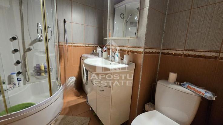 Apartament cu 2 camere, etaj 1, centrala proprie, zona Lipovei