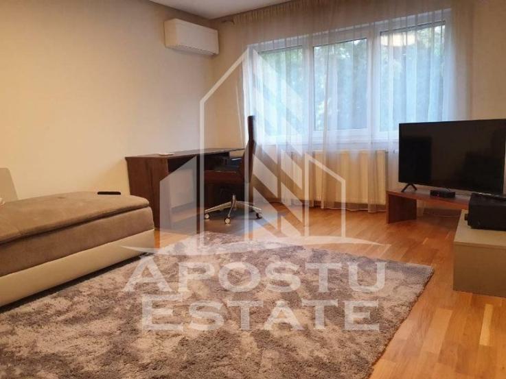 Apartament la prima inchirere3 camere, 2 bai,  Take Ionescu