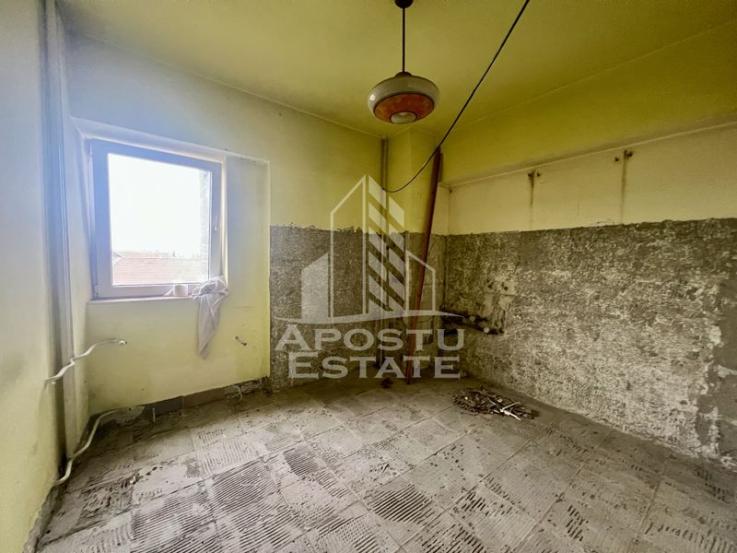 Apartament 4 camere, decomandat, etaj intermediar, Simion Barnutiu