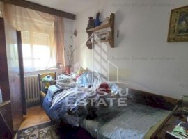 Apartament cu 4 camere, zona Cetatii