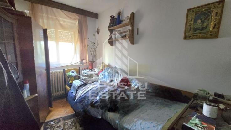 Apartament cu 4 camere, zona Cetatii