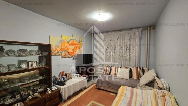 Apartament cu 3 camere si 2 bai, zona Aradului