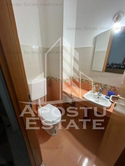 Apartament cu 3 camere si 2 bai, zona Aradului