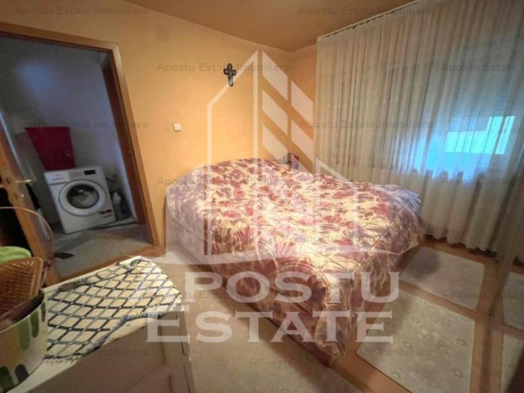 Apartament cu 3 camere si 2 bai, zona Aradului