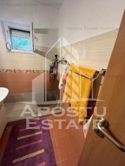 Apartament cu 3 camere si 2 bai, zona Aradului