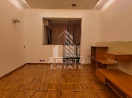 Apartament decomandat cu 3 camere, centrala proprie, parter, Lipovei